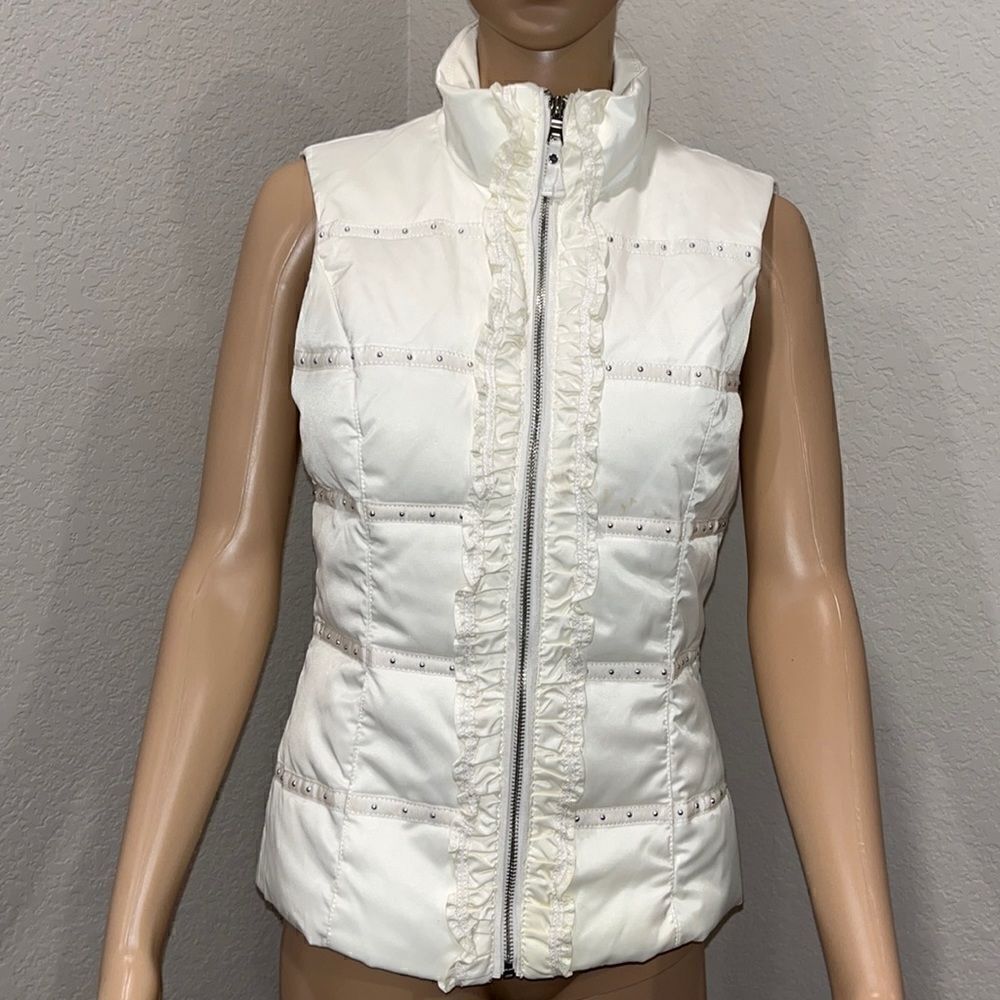 New White House Black Market puffer off white vest